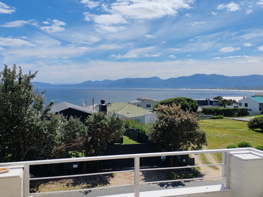 4 Bedroom Property for Sale in De Kelders Western Cape